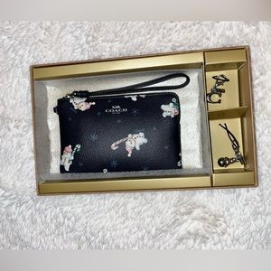 coach wallet/ small purse